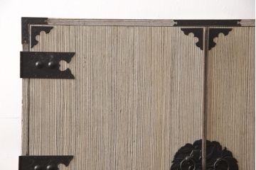 中古　上質な和を演出してくれる加茂総桐箪笥(桐たんす、和タンス、着物箪笥、衣装箪笥、引き出し、チェスト)(R-054955)