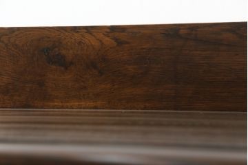 イギリスアンティーク　オーク材　存在感のあるサイズが魅力!クラシカルな空間を演出するサイドボード(サイドチェスト、引き出し)(R-054956)