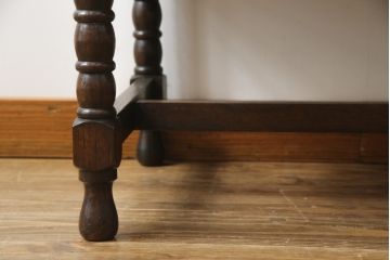 イギリスアンティーク　オーク材　存在感のあるサイズが魅力!クラシカルな空間を演出するサイドボード(サイドチェスト、引き出し)(R-054956)