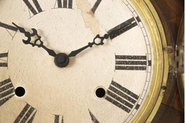 アンティーク時計　大正期〜昭和初期　電池式　名古屋商事時計部(NAGOYASHOJI)　8DAY　シックな色合いから古いものならではの風情を感知る八角時計(壁掛け時計、古時計、柱時計)(R-054986)