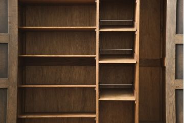 和製　希少ビンテージ　神戸洋家具　細やかな彫刻が素晴らしい下駄箱(シューズボックス、収納棚、戸棚、ヴィンテージ)(ぺザントアート)(R-054987)