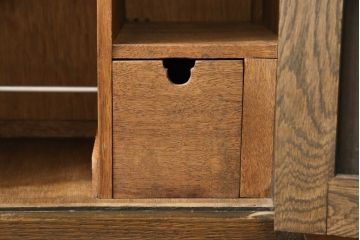 和製　希少ビンテージ　神戸洋家具　細やかな彫刻が素晴らしい下駄箱(シューズボックス、収納棚、戸棚、ヴィンテージ)(ぺザントアート)(R-054987)