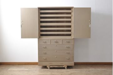 中古　伝統工芸士　田澤謙介作　上品な花の金具が付いた加茂桐箪笥(並厚)(桐たんす、着物箪笥、和服タンス)(R-055003)