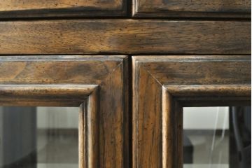 中古　美品　DREXEL HERITAGE(ドレクセルヘリテイジ)　Grand Villa(グランドヴィラ)　高級感ある佇まいが目を引くキュリオユニット(キュリオケース、キャビネット、飾り棚、陳列棚)(R-055006)