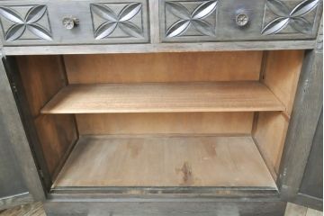 和製　希少ビンテージ　神戸洋家具　細やかな彫刻が素晴らしいキャビネット(収納棚、戸棚、食器棚、ヴィンテージ)(ぺザントアート)(R-055007)