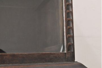 和製　希少ビンテージ　神戸洋家具　細やかな彫刻が素晴らしいキャビネット(収納棚、戸棚、食器棚、ヴィンテージ)(ぺザントアート)(R-055007)