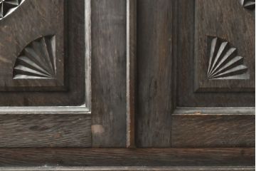 和製　希少ビンテージ　神戸洋家具　細やかな彫刻が素晴らしいキャビネット(収納棚、戸棚、食器棚、ヴィンテージ)(ぺザントアート)(R-055007)