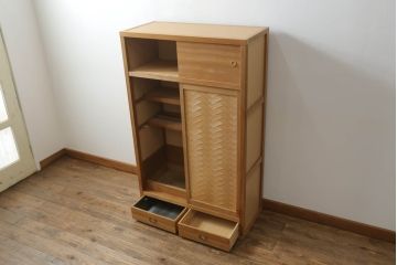 中古　美品　民芸家具　上質な和の空間づくりにおすすめの置き水屋(置水屋、茶水屋、戸棚、茶棚、収納棚)(R-055012)