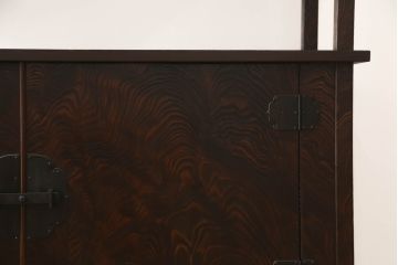 和製ビンテージ　高級杉材　上質な和の空間づくりにおすすめの飾り棚(茶棚、茶箪笥、収納棚、ヴィンテージ)(R-055023)