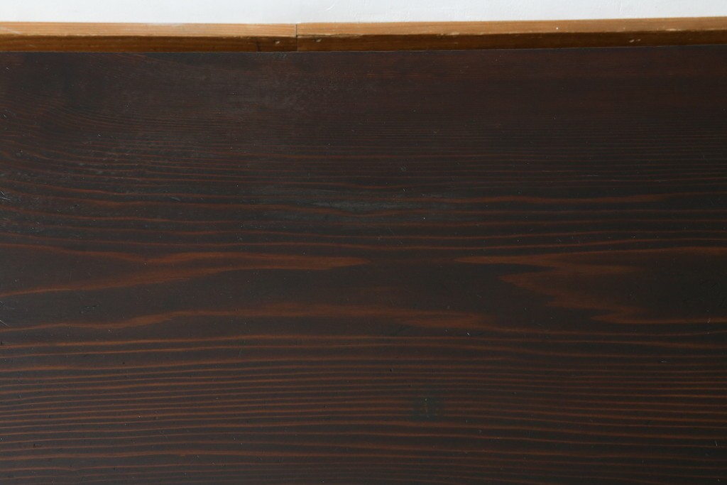 和製ビンテージ　高級杉材　シンプルなデザインながらも深みのある色合いが魅力的な一枚板座卓　(R-055026)