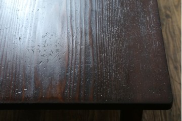 和製ビンテージ　高級杉材　シンプルなデザインながらも深みのある色合いが魅力的な一枚板座卓　(R-055026)