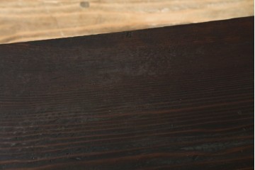 和製ビンテージ　高級杉材　シンプルなデザインながらも深みのある色合いが魅力的な一枚板座卓　(R-055026)