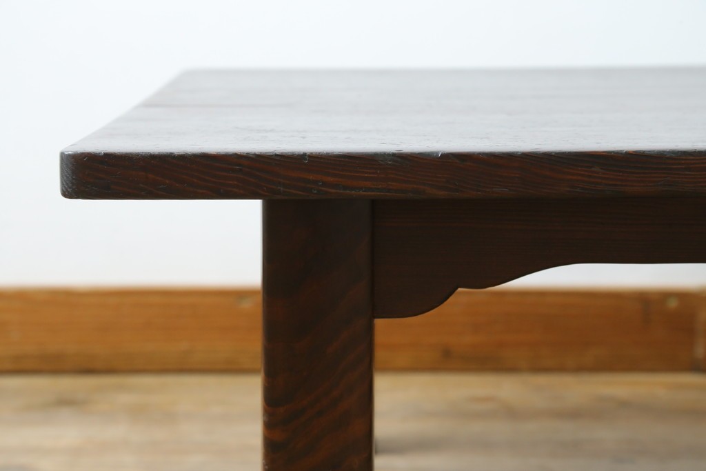 和製ビンテージ　高級杉材　シンプルなデザインながらも深みのある色合いが魅力的な一枚板座卓　(R-055026)