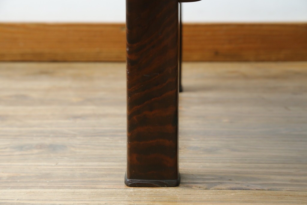 和製ビンテージ　高級杉材　シンプルなデザインながらも深みのある色合いが魅力的な一枚板座卓　(R-055026)