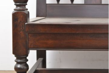 中古　松本民芸家具　クラシカルなろくろ装飾が目を引くD型2人掛けベンチ(R-055029)