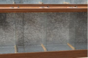 和製アンティーク　どこか懐かしさを感じる駄菓子屋ガラスケース(ショーケース、陳列棚、飾り棚、ディスプレイ、店舗什器)(R-055035)