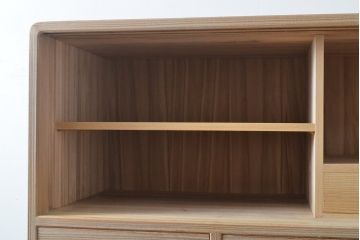 中古　国産　手造り　鶴・松・梅　上品な佇まいが魅力的な総桐箪笥(並厚、桐たんす、和タンス、着物箪笥、衣装箪笥、引き出し、チェスト、バラ売り可能)(R-055036)