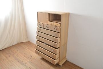 中古　国産　手造り　鶴・松・梅　上品な佇まいが魅力的な総桐箪笥(並厚、桐たんす、和タンス、着物箪笥、衣装箪笥、引き出し、チェスト、バラ売り可能)(R-055036)