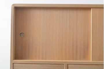 中古　国産　手造り　鶴・松・梅　上品な佇まいが魅力的な総桐箪笥(並厚、桐たんす、和タンス、着物箪笥、衣装箪笥、引き出し、チェスト、バラ売り可能)(R-055036)