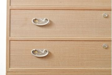 中古　国産　手造り　鶴・松・梅　上品な佇まいが魅力的な総桐箪笥(並厚、桐たんす、和タンス、着物箪笥、衣装箪笥、引き出し、チェスト、バラ売り可能)(R-055036)
