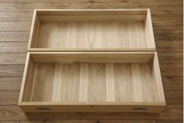 中古　鶴・松・梅をモチーフにした金具が雅やかな総桐箪笥(並厚、桐たんす、和タンス、着物箪笥、衣装箪笥、引き出し、チェスト)(R-055038)