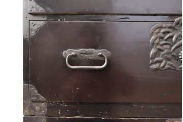 和製アンティーク　大正時代　和の趣を感じる重ね庄内箪笥(引き出し、チェスト、和箪笥、収納箪笥)(R-055064)