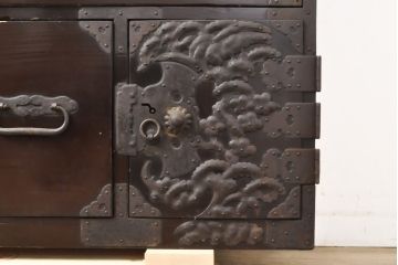 和製アンティーク　大正時代　和の趣を感じる重ね庄内箪笥(引き出し、チェスト、和箪笥、収納箪笥)(R-055064)