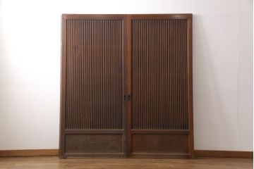 アンティーク建具　最高級　総ケヤキ材(欅材)　変わり型　凝ったつくりが魅力の格子戸2枚セット(引き戸)(R-055070)