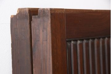 アンティーク建具　最高級　総ケヤキ材(欅材)　変わり型　凝ったつくりが魅力の格子戸2枚セット(引き戸)(R-055070)