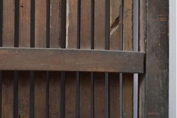 和製アンティーク　総ケヤキ材　こだわりの金具が格好いい格子蔵戸1枚(玄関戸、引き戸、建具)(R-055071)