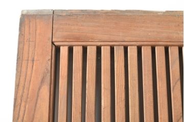 和製アンティーク　総ケヤキ材　存在感ある金具が目を引く格子蔵戸1枚(玄関戸、引き戸、建具)(R-055072)