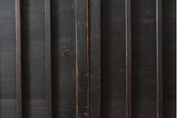 アンティーク建具　重厚な佇まいの格子板戸2枚セット(引き戸、建具)(R-055079)