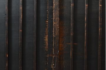 アンティーク建具　重厚な佇まいの格子板戸2枚セット(引き戸、建具)(R-055079)