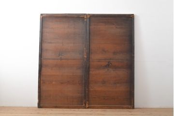 アンティーク建具　重厚な佇まいの格子板戸2枚セット(引き戸、建具)(R-055079)
