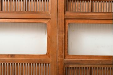 和製アンティーク　整然と並ぶ縦格子が風情溢れる裏障子付き格子戸4枚セット(引き戸、建具)(R-055080)