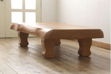 中古　美品　極厚天板　総ケヤキ材　どっしりとした佇まいが目を引く座卓(ローテーブル、リビングテーブル)(R-055082)