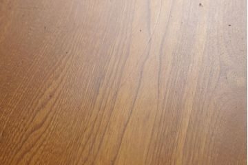 中古　美品　極厚天板　総ケヤキ材　どっしりとした佇まいが目を引く座卓(ローテーブル、リビングテーブル)(R-055082)