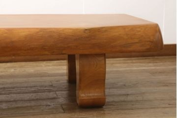 中古　美品　極厚天板　総ケヤキ材　どっしりとした佇まいが目を引く座卓(ローテーブル、リビングテーブル)(R-055082)