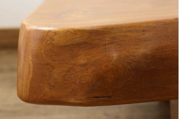 中古　美品　極厚天板　総ケヤキ材　どっしりとした佇まいが目を引く座卓(ローテーブル、リビングテーブル)(R-055082)