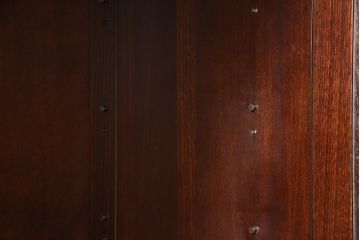 中古　美品　ケヤキ材　金具の意匠が繊細な民芸食器棚(定価約60万円)(水屋箪笥、収納棚、戸棚)(R-055083)