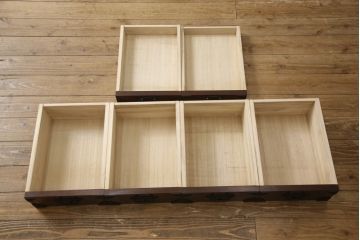中古　美品　ケヤキ材　金具の意匠が繊細な民芸食器棚(定価約60万円)(水屋箪笥、収納棚、戸棚)(R-055083)