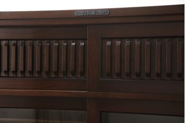 中古　美品　ケヤキ材　金具の意匠が繊細な民芸食器棚(定価約60万円)(水屋箪笥、収納棚、戸棚)(R-055083)