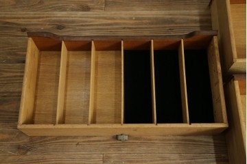 中古　美品　DREXEL HERITAGE(ドレクセルヘリテイジ)　クラシカルな佇まいが魅力的なキャビネット　(R-055087)