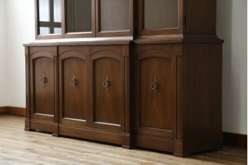 中古　美品　DREXEL HERITAGE(ドレクセルヘリテイジ)　クラシカルな佇まいが魅力的なキャビネット　(R-055087)