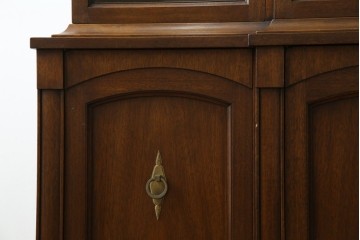 中古　美品　DREXEL HERITAGE(ドレクセルヘリテイジ)　クラシカルな佇まいが魅力的なキャビネット　(R-055087)