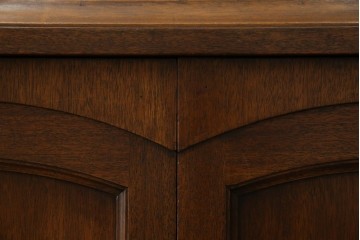 中古　美品　DREXEL HERITAGE(ドレクセルヘリテイジ)　クラシカルな佇まいが魅力的なキャビネット　(R-055087)