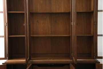 中古　美品　DREXEL HERITAGE(ドレクセルヘリテイジ)　クラシカルな佇まいが魅力的なキャビネット　(R-055087)