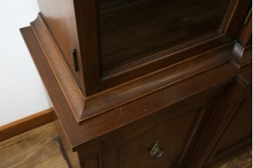 中古　美品　DREXEL HERITAGE(ドレクセルヘリテイジ)　クラシカルな佇まいが魅力的なキャビネット　(R-055087)