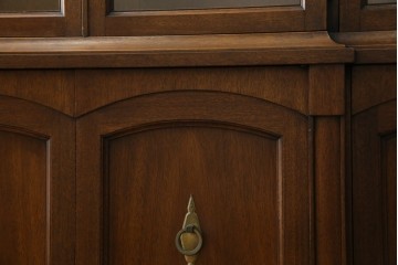 中古　美品　DREXEL HERITAGE(ドレクセルヘリテイジ)　クラシカルな佇まいが魅力的なキャビネット　(R-055087)