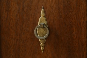 中古　美品　DREXEL HERITAGE(ドレクセルヘリテイジ)　クラシカルな佇まいが魅力的なキャビネット　(R-055087)